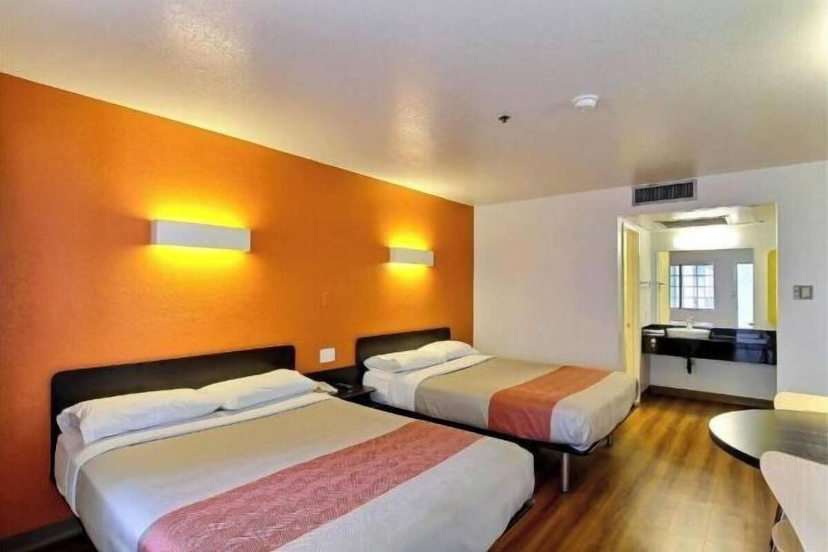 1 bedroom, desk, WiFi (free), bed sheets