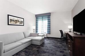 Suite – deluxe, 1 kingsize-seng, ikke-røyk | Senger med overmadrass, skrivebord og strykejern/-brett