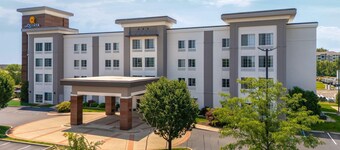 La Quinta Inn & Suites by Wyndham Columbus - Edinburgh