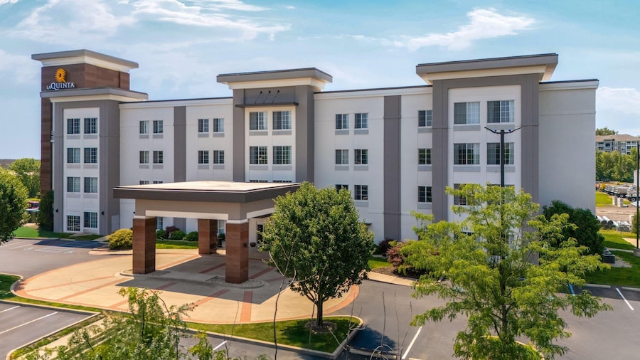 La Quinta Inn & Suites by Wyndham Columbus - Edinburgh