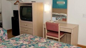 Bureau, fer et planche à repasser, Wi-Fi gratuit, réveils