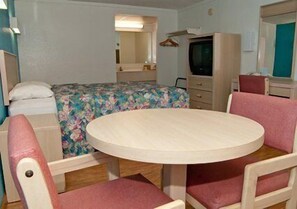 Room - Comfort Suites - Richmond (Richmond)