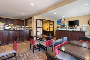 Desayuno continental incluido todos los días 