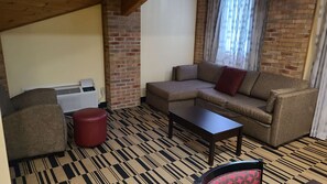 Suite, 1 King Bed, Jetted Tub