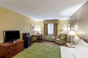 Standard Room, 1 King Bed, Non Smoking | Premium bedding, in-room safe, desk, laptop workspace