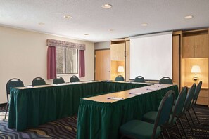 Meeting facility - Baymont by Wyndham Logan (Logan)