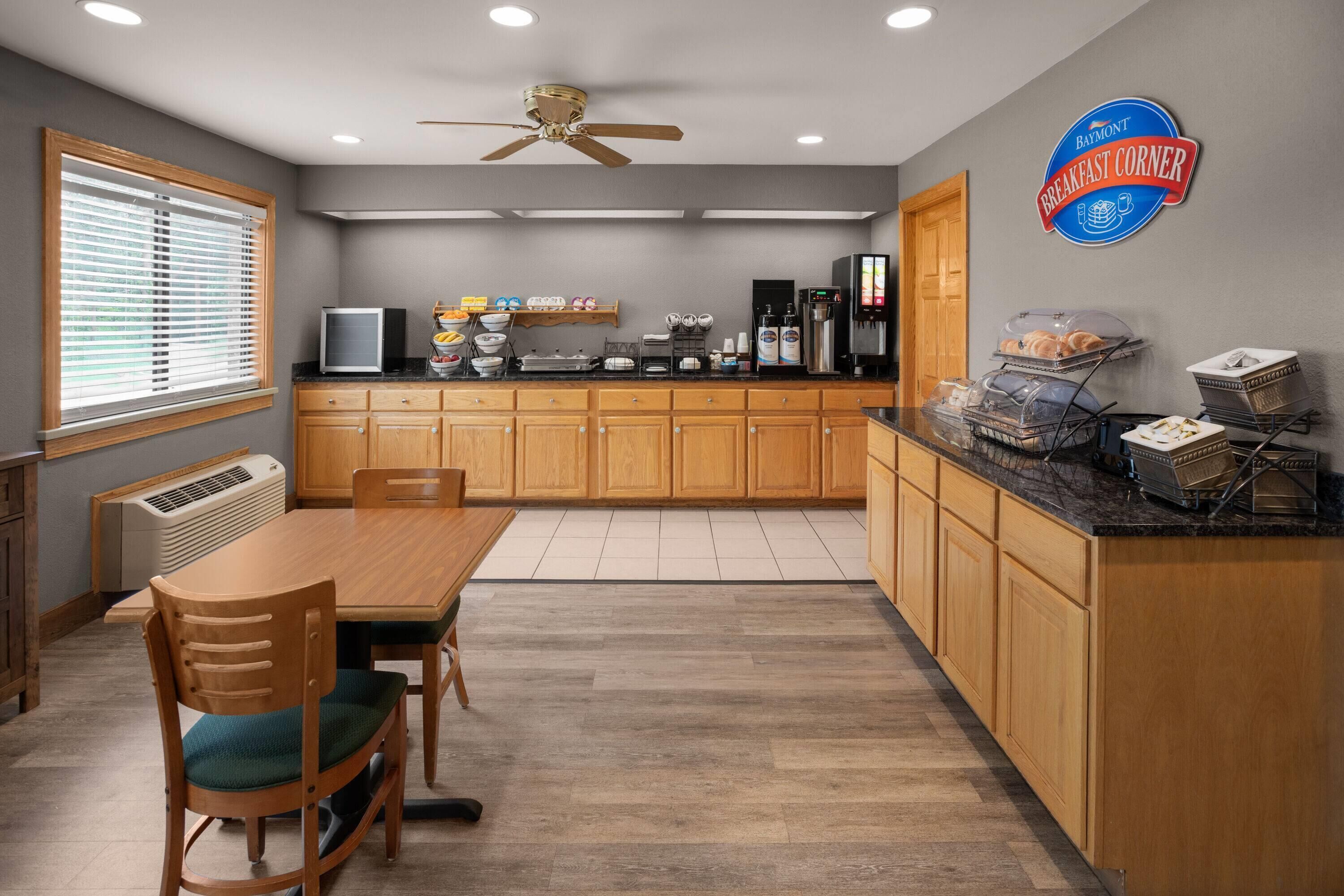 Free daily continental breakfast 