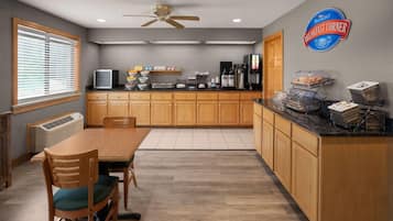 Free daily continental breakfast