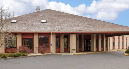 Quality Inn Macomb near University Area