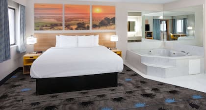 Days Inn by Wyndham Wooster