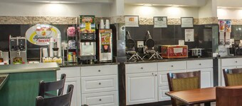 Super 8 by Wyndham Naples