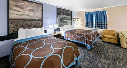 Super 8 by Wyndham Council Bluffs IA Omaha NE Area