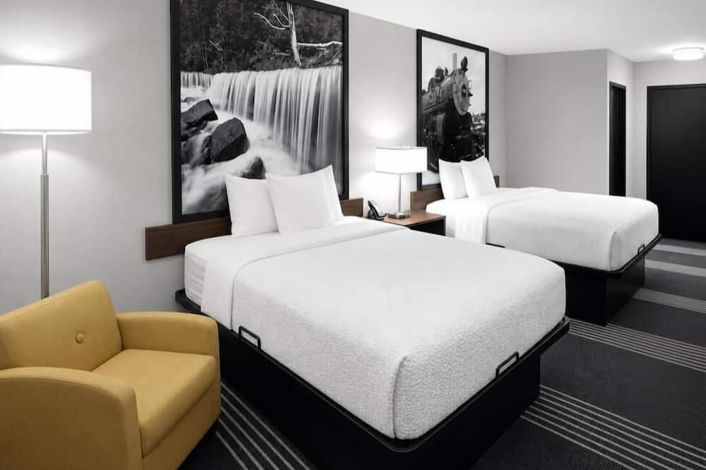 Super 8 by Wyndham Salina I-70