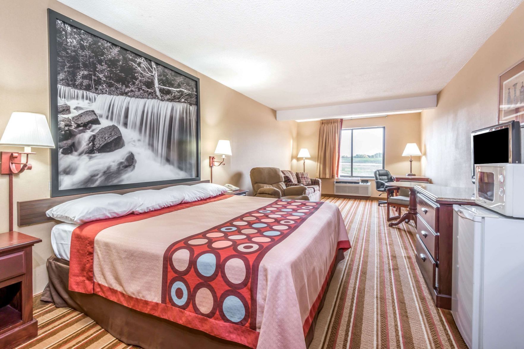 Desk, blackout curtains, free WiFi, bed sheets
