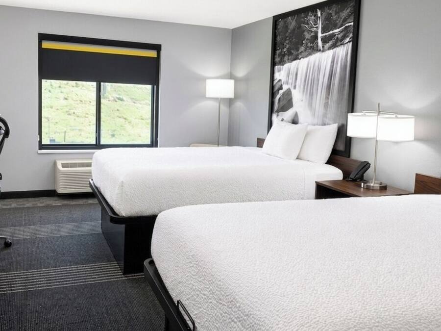 Kamer, 2 queensize bedden | Voorkant van accommodatie