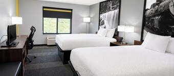 Super 8 by Wyndham Salina I-70