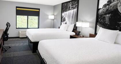 Super 8 by Wyndham Salina I-70