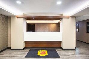 Lobby - Super 8 by Wyndham Salina I-70 (Salina)