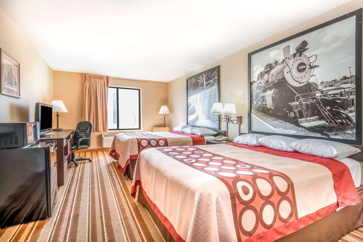 Desk, blackout curtains, free Internet, bed sheets
