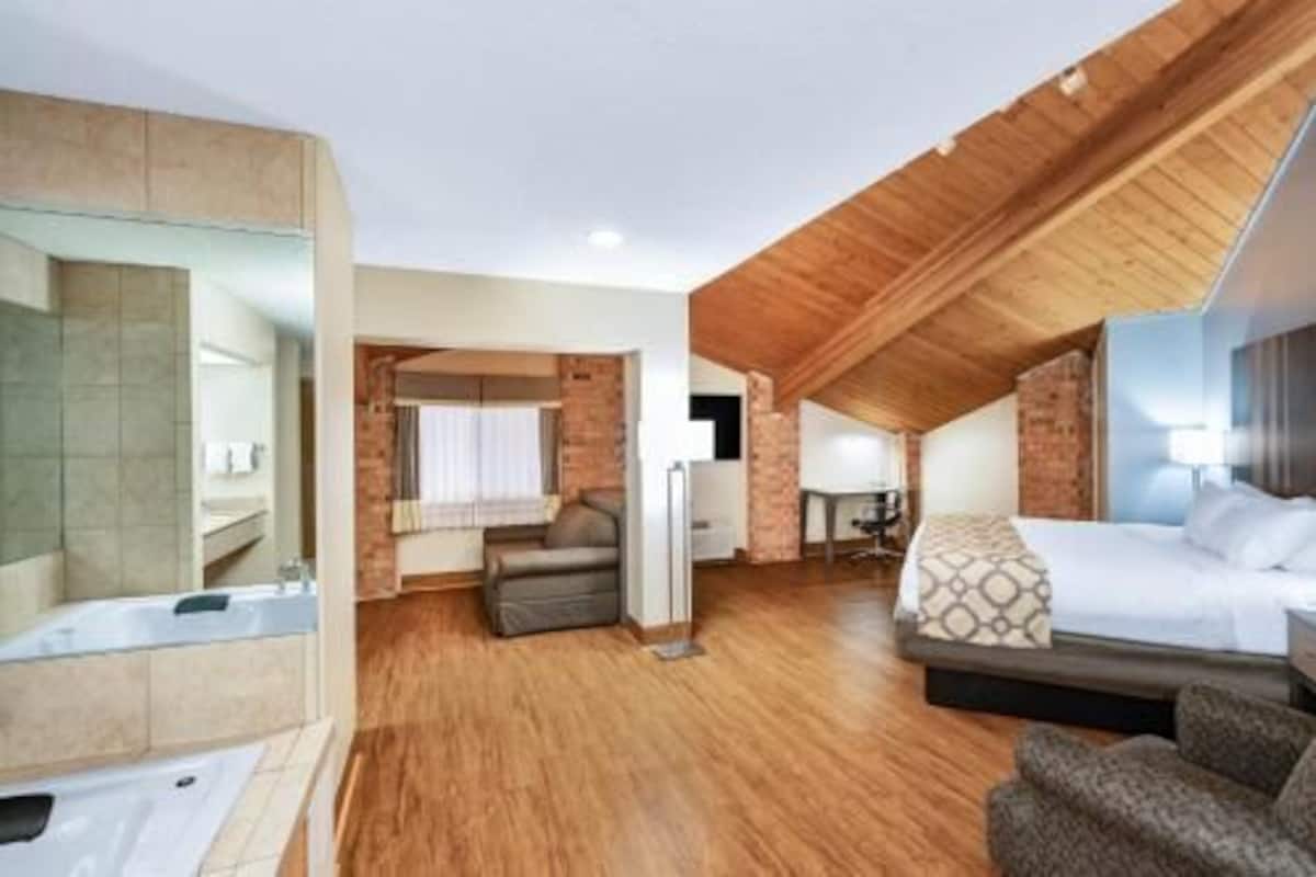 In-room safe, desk, iron/ironing board, free WiFi