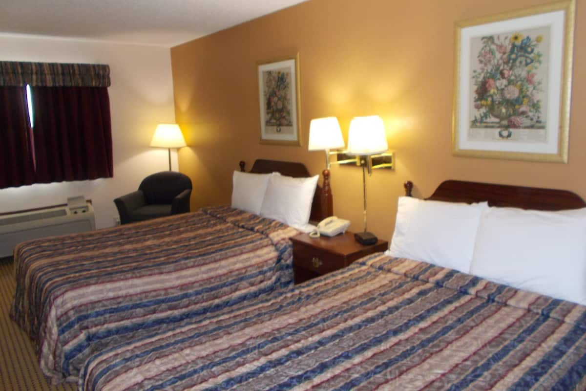 Room, 2 Double Beds, Non Smoking, Refrigerator & Microwave | Free WiFi, bed sheets, alarm clocks