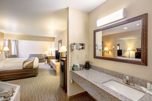 Desk, iron/ironing board, rollaway beds, free WiFi