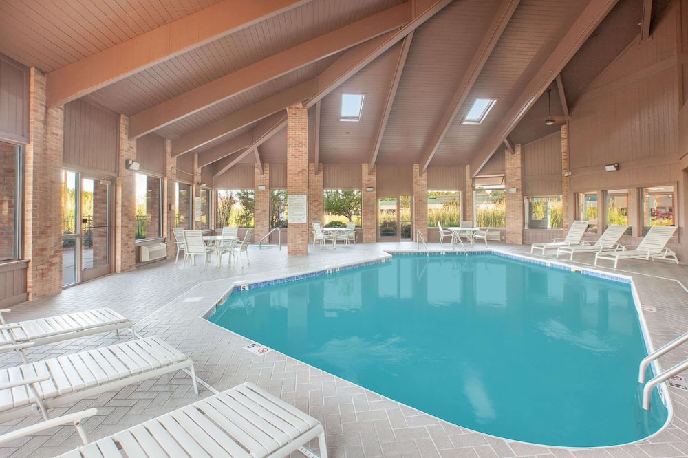 luxury hotels in Port Huron