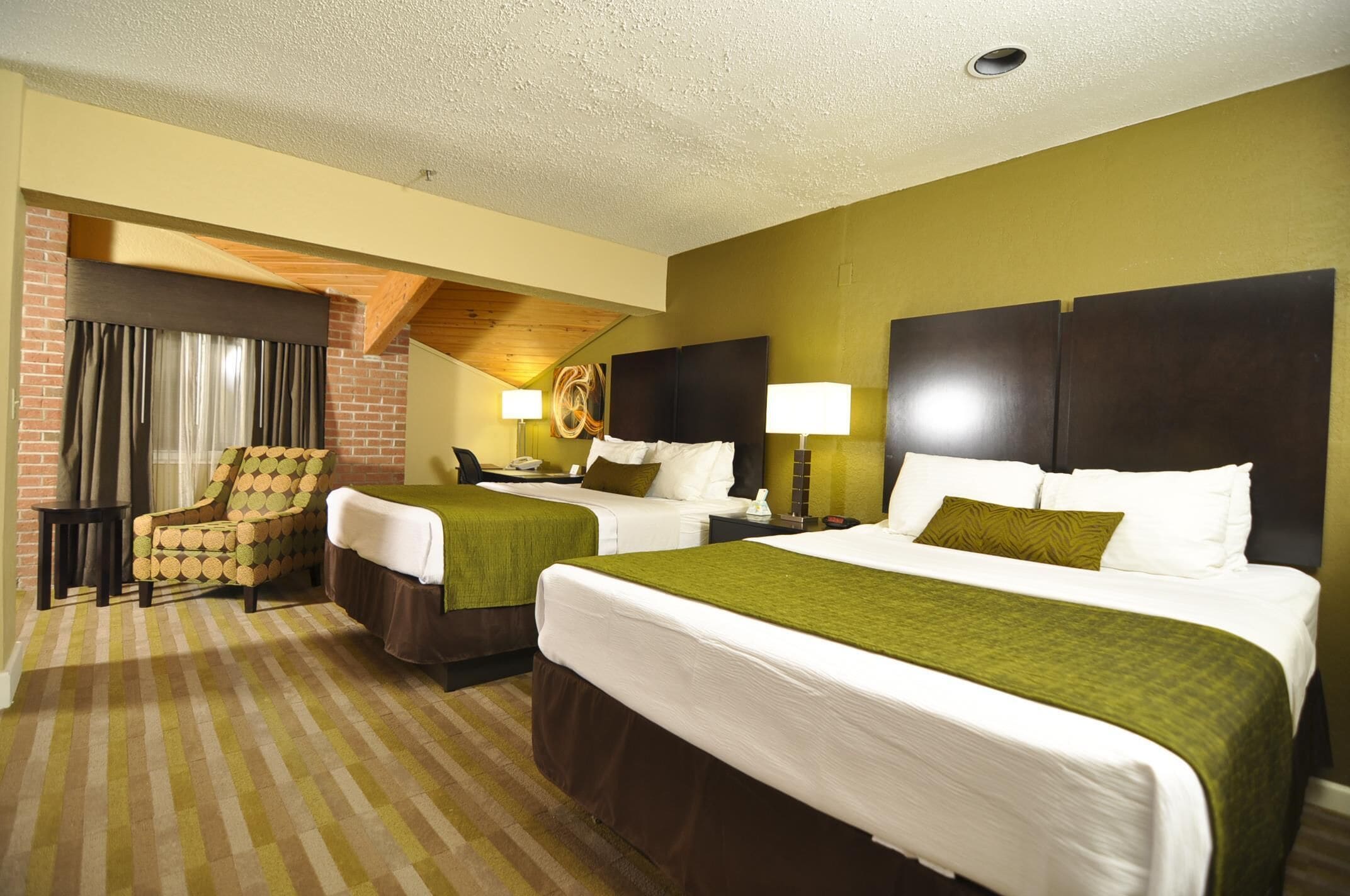 Standaard kamer, Meerdere bedden, niet-roken, koelkast &amp; magnetron | Luxe beddengoed, pillowtop-bedden, verduisterende gordijnen