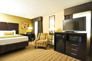 Standard Room, Multiple Beds, Non Smoking, Refrigerator & Microwave