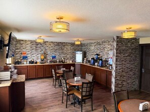 Free breakfast  - Best Western Norwalk (Norwalk)