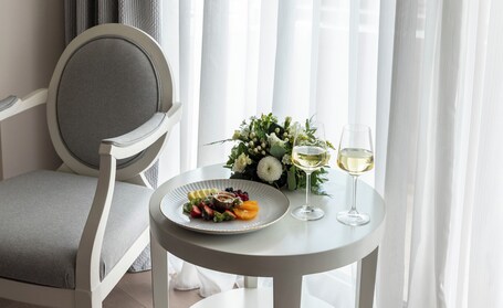 NJV Athens Plaza Hotel - Image 26