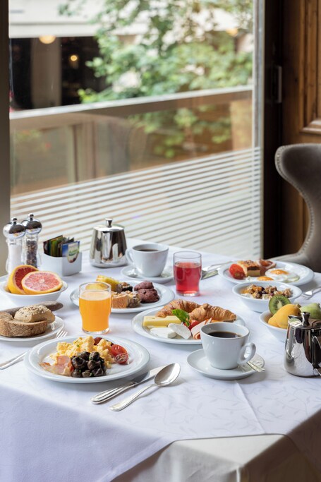 NJV Athens Plaza Hotel - Image 157