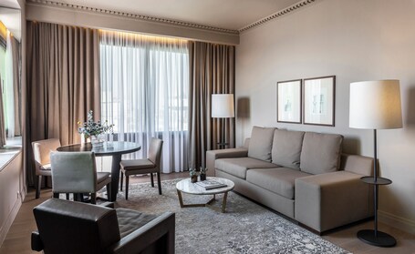 NJV Athens Plaza Hotel - Image 6
