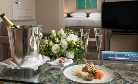 NJV Athens Plaza Hotel - Image 42