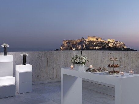 NJV Athens Plaza Hotel - Image 1