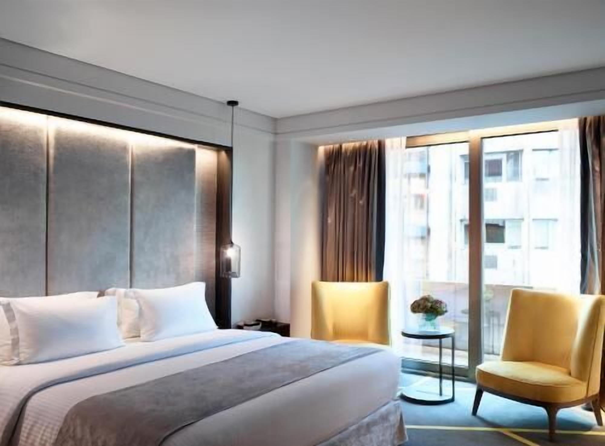 Ropa de cama de alta calidad y minibar 