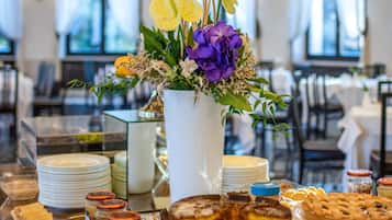 Esmorzar continental gratuït