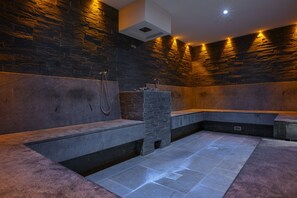 Steam room 