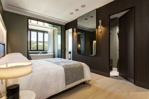 Suite estándar (SPA access) | Ropa de cama de alta calidad, edredones de plumas, minibar y caja fuerte