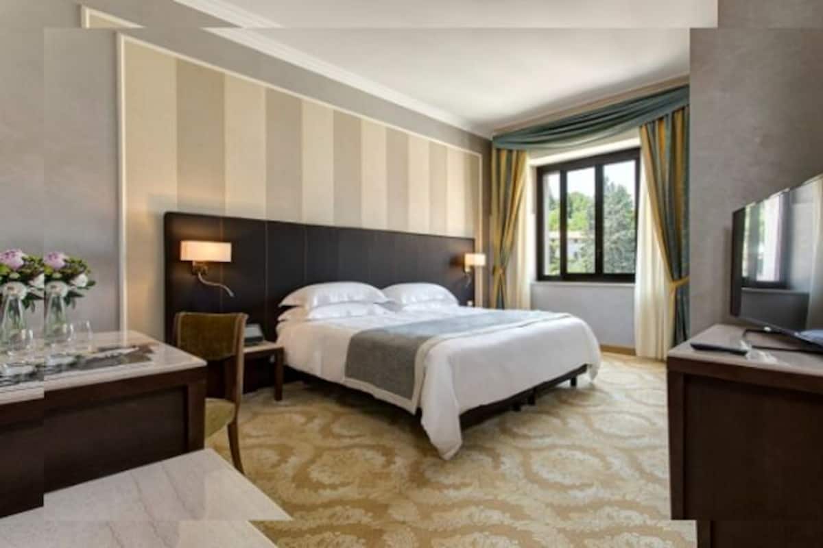 Superior Double or Twin Room (Thermal Pool Access) | Premium bedding, down duvets, minibar, in-room safe