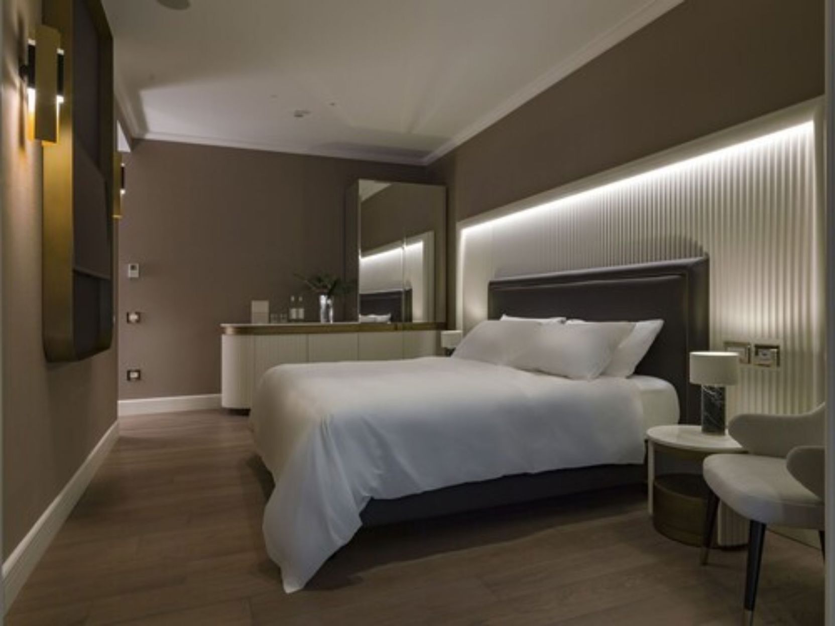 Premium bedding, down duvets, minibar, in-room safe