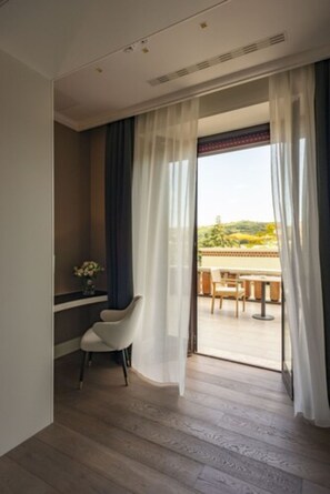 Deluxe dubbelrum - terrass - utsikt mot parken (Thermal Pool Access) | Terrass/Patio