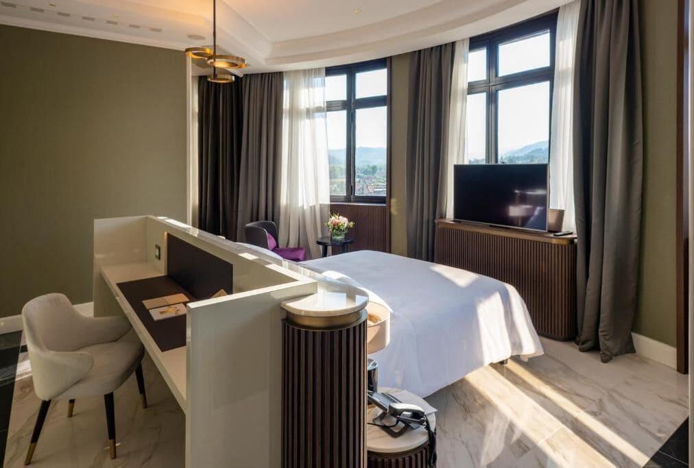 Presidential Suite | Premium bedding, down comforters, minibar, in-room safe