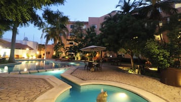 Outdoor pool, pool loungers