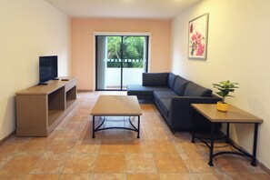 In-room safe, desk, soundproofing, iron/ironing board - Holiday Inn Ciudad del Carmen by IHG (Ciudad del Carmen)