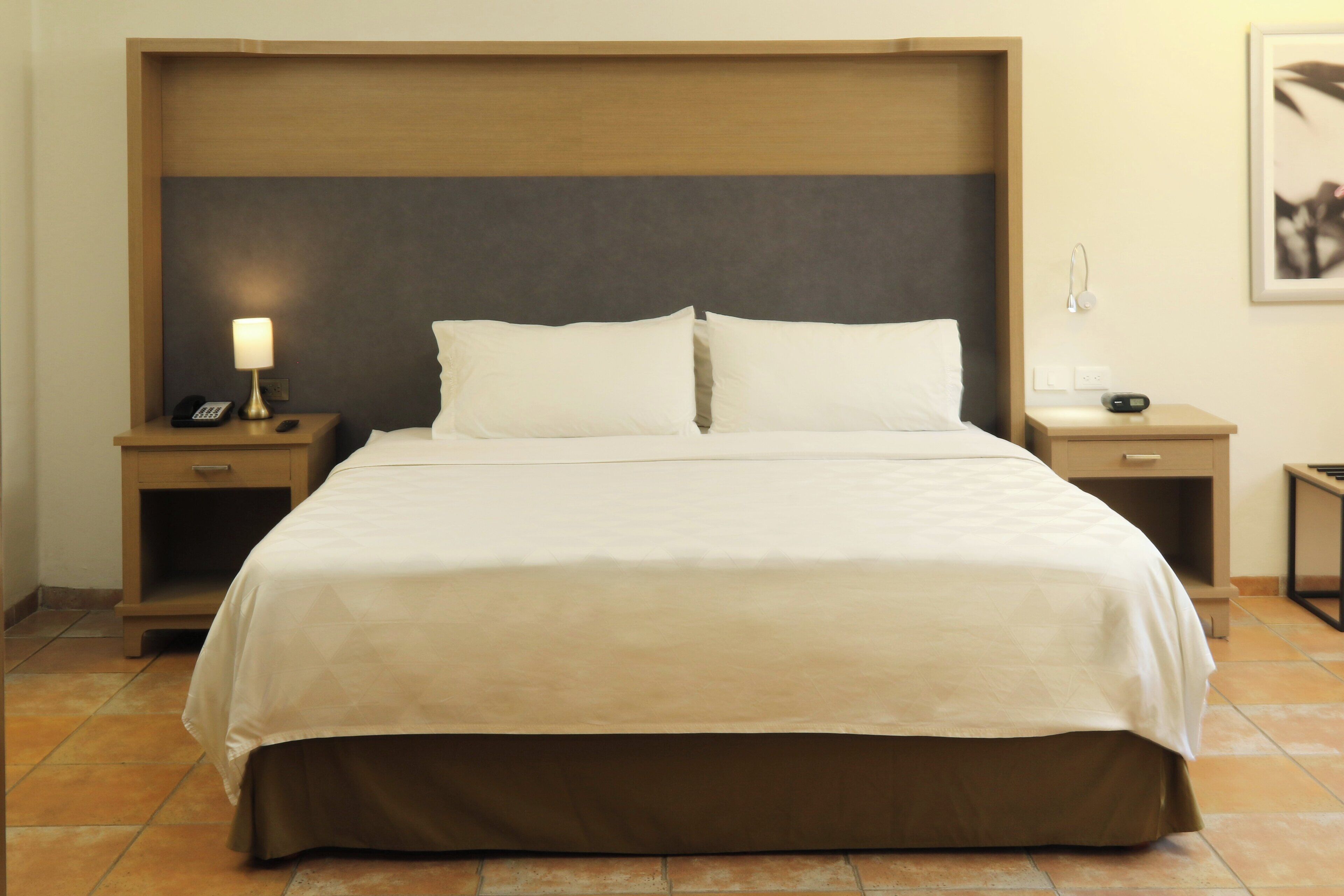 Caja de seguridad en la habitación, escritorio y insonorización 