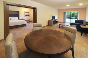 In-room safe, desk, soundproofing, iron/ironing board - Holiday Inn Ciudad del Carmen by IHG (Ciudad del Carmen)