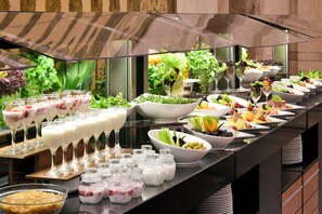 Frühstück, Mittagessen und Abendessen