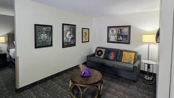 Suite, 1 King Bed, Non Smoking, Refrigerator & Microwave (Theme Room;with Sofabed)