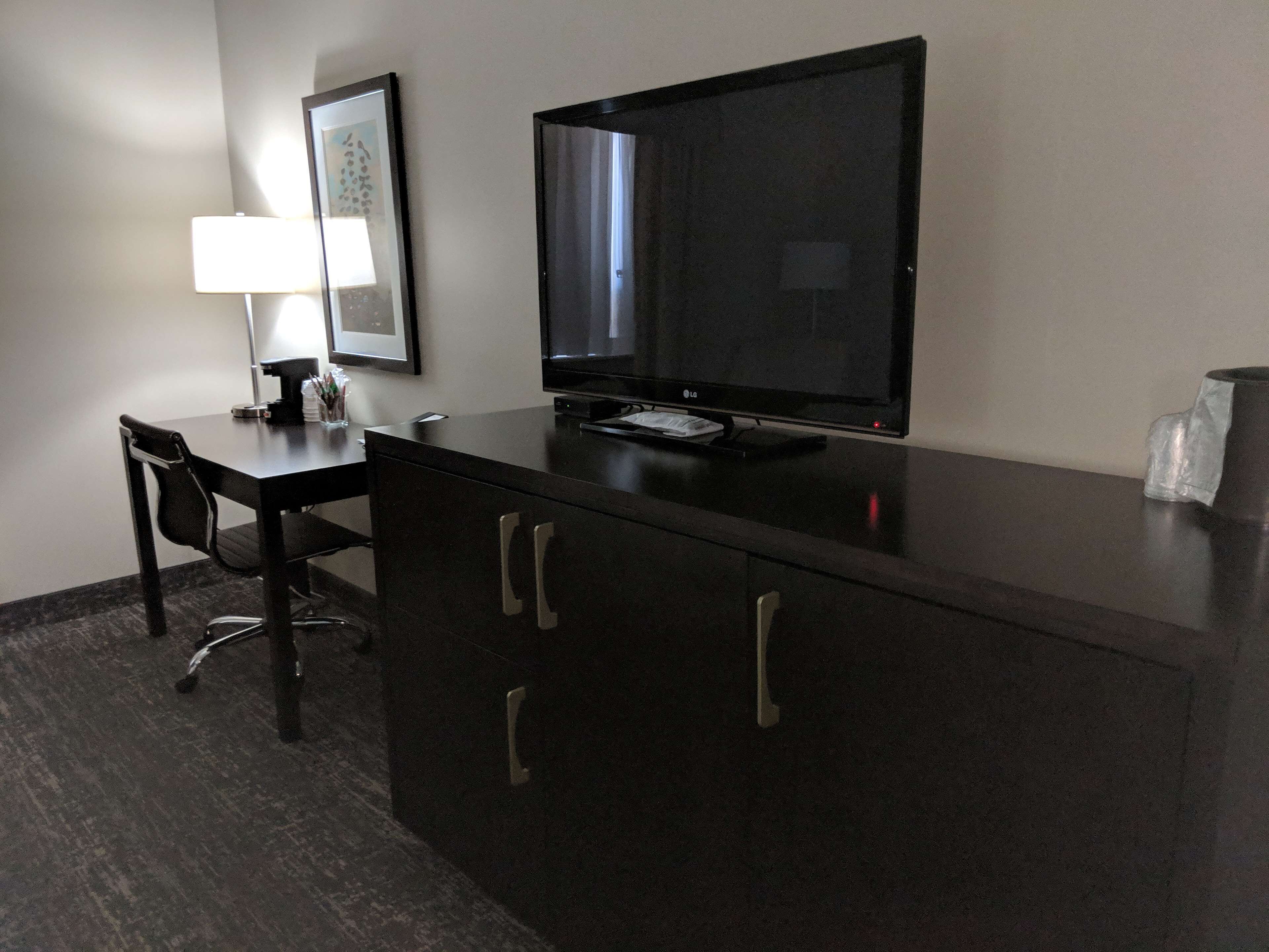 1 bedroom, iron/ironing board, rollaway beds, internet